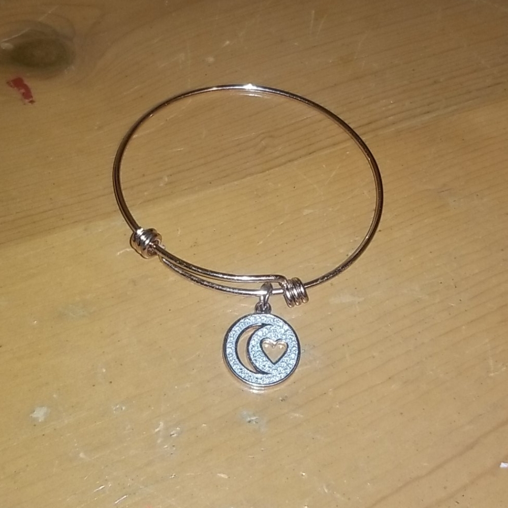 Moon & heart charm bracelet - Picture 1 of 5